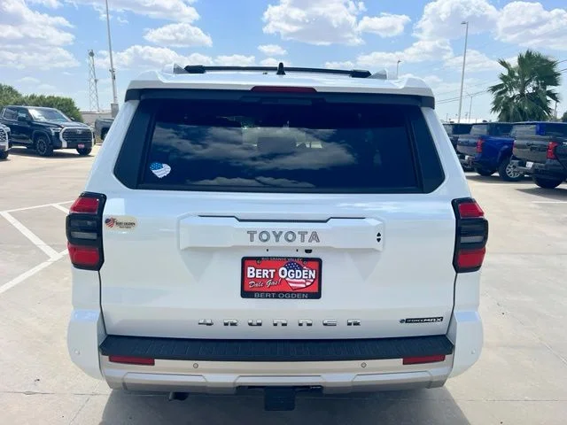 Used 2025  Toyota Limited image 5