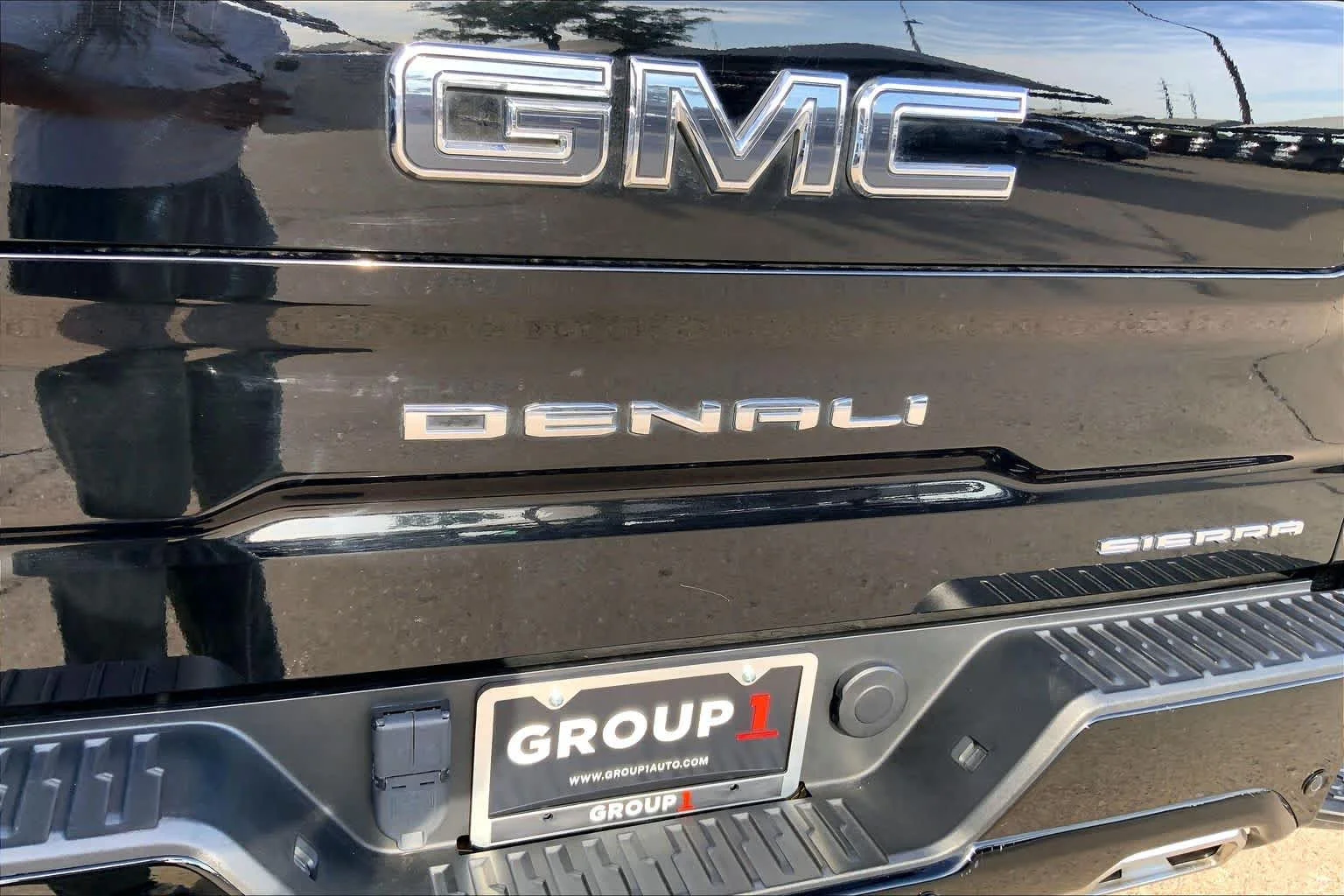 Used 2023 Onyx Black GMC Denali Ultimate image 30