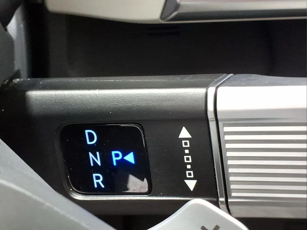 Certified Used 2025 Red Hyundai SEL image 18
