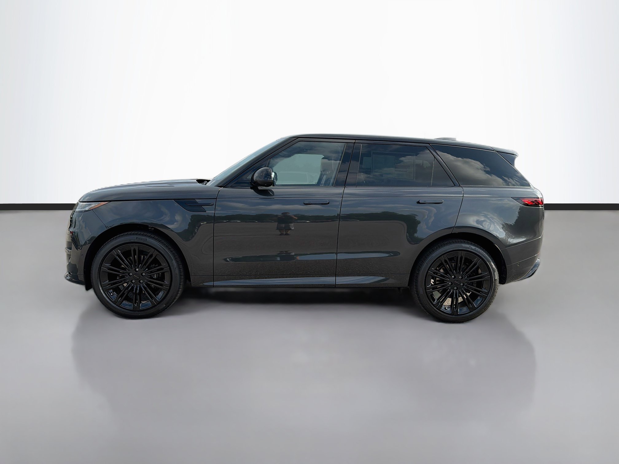 New 2026 Gray Land Rover Dynamic SE image 2