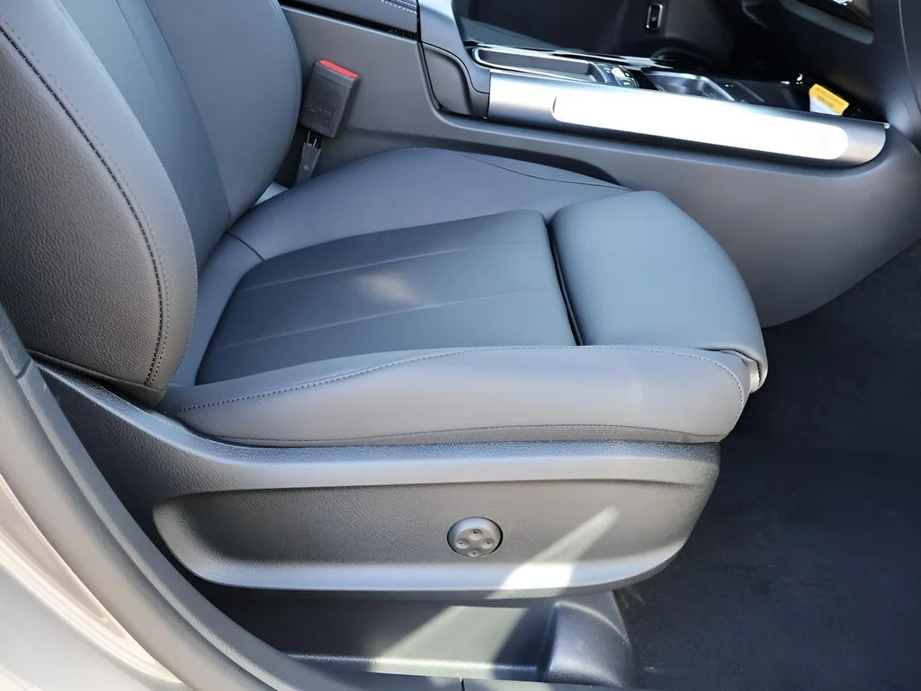 Certified Used 2026 Mountain Gray Metallic Mercedes-Benz GLB 250 image 12