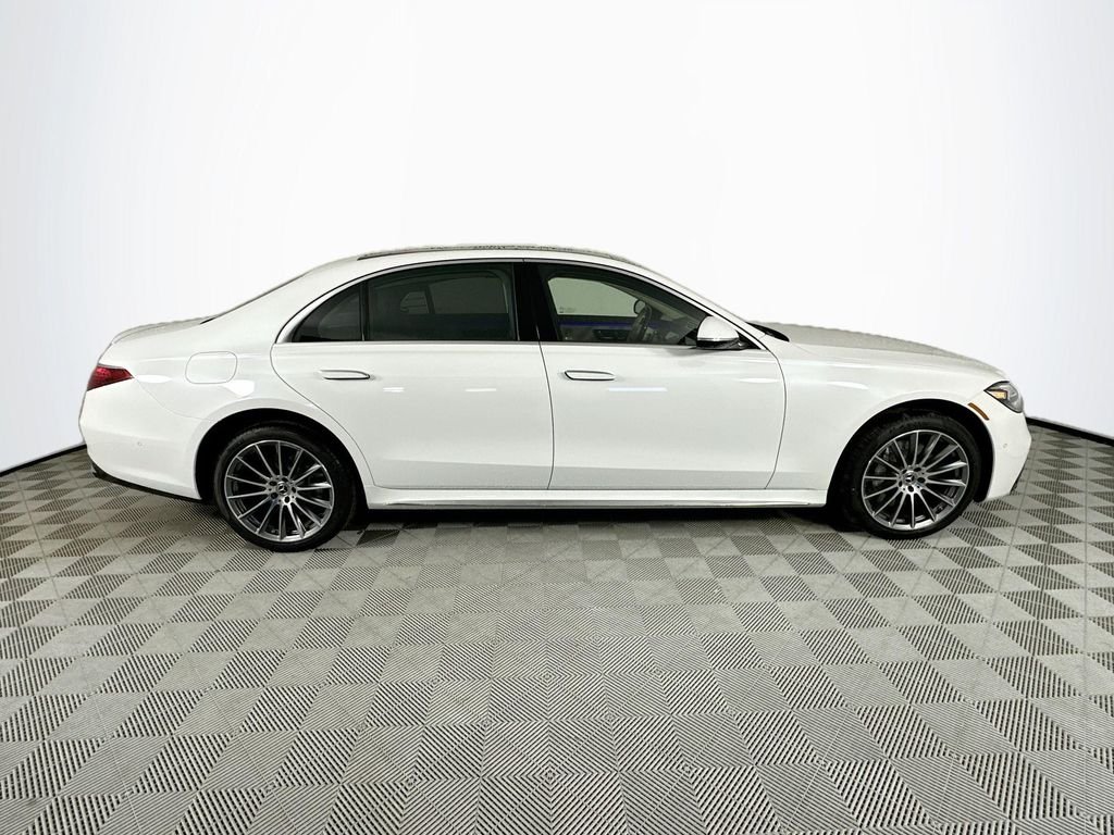 New 2026 MANUFAKTUR Moonlight White Metallic Mercedes-Benz S 500 image 8