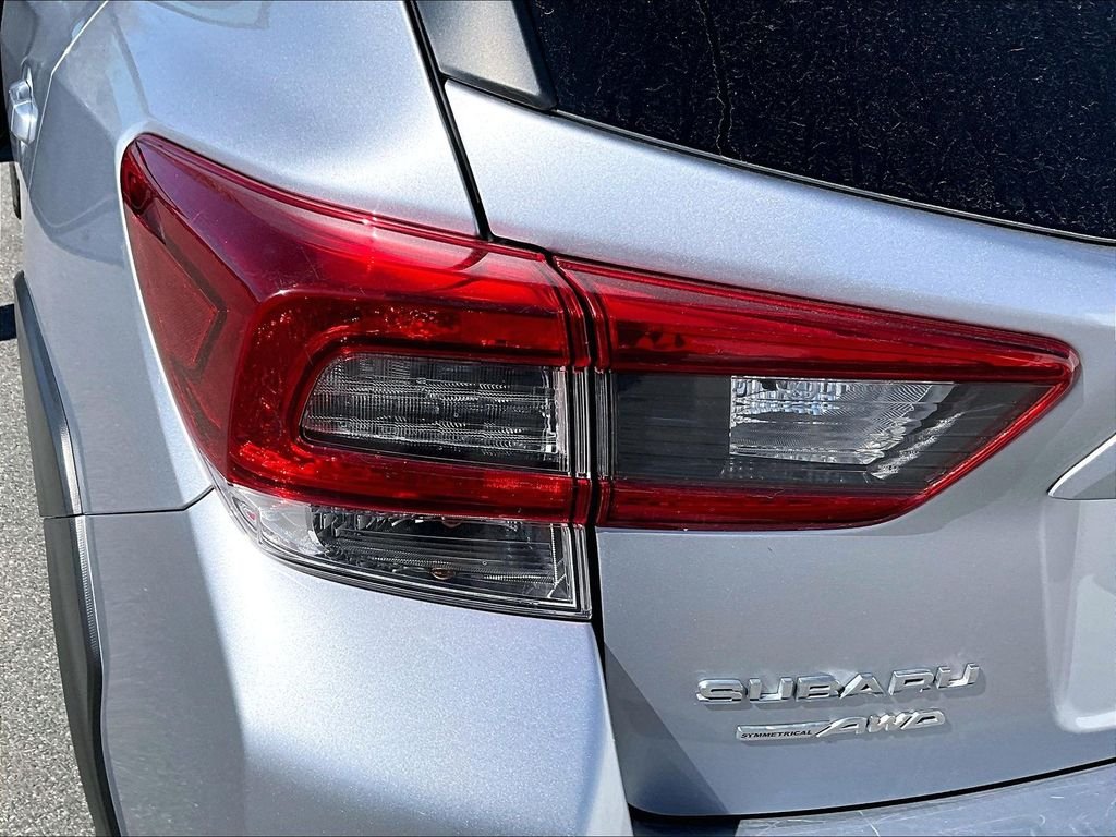 Used 2022 Ice Silver Metallic Subaru Premium image 30