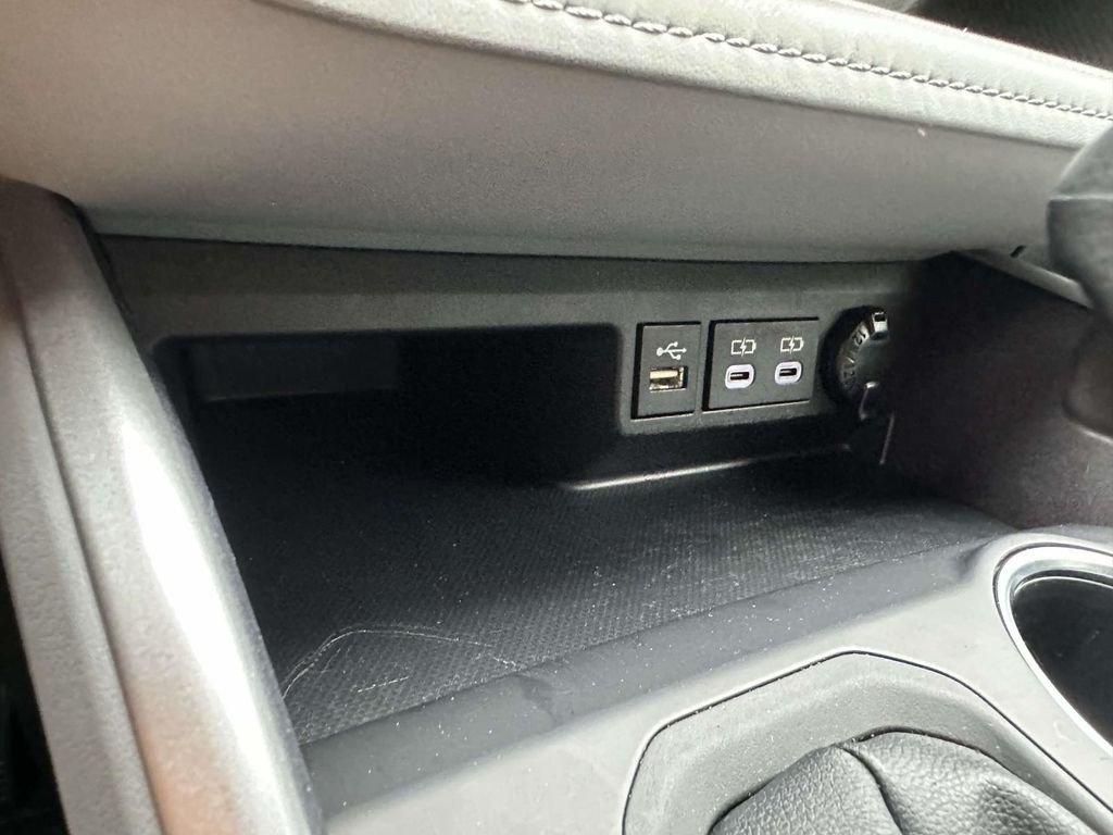 Used 2024  Toyota XLE image 25