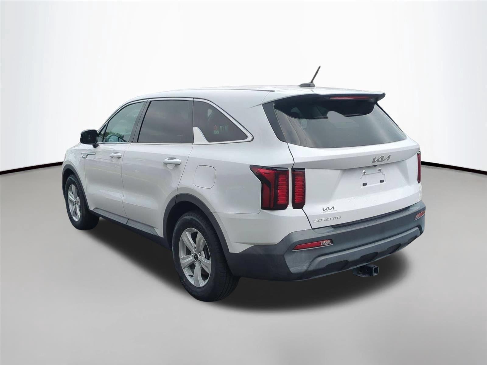 Used 2023 Glacial White Pearl Kia LX image 3
