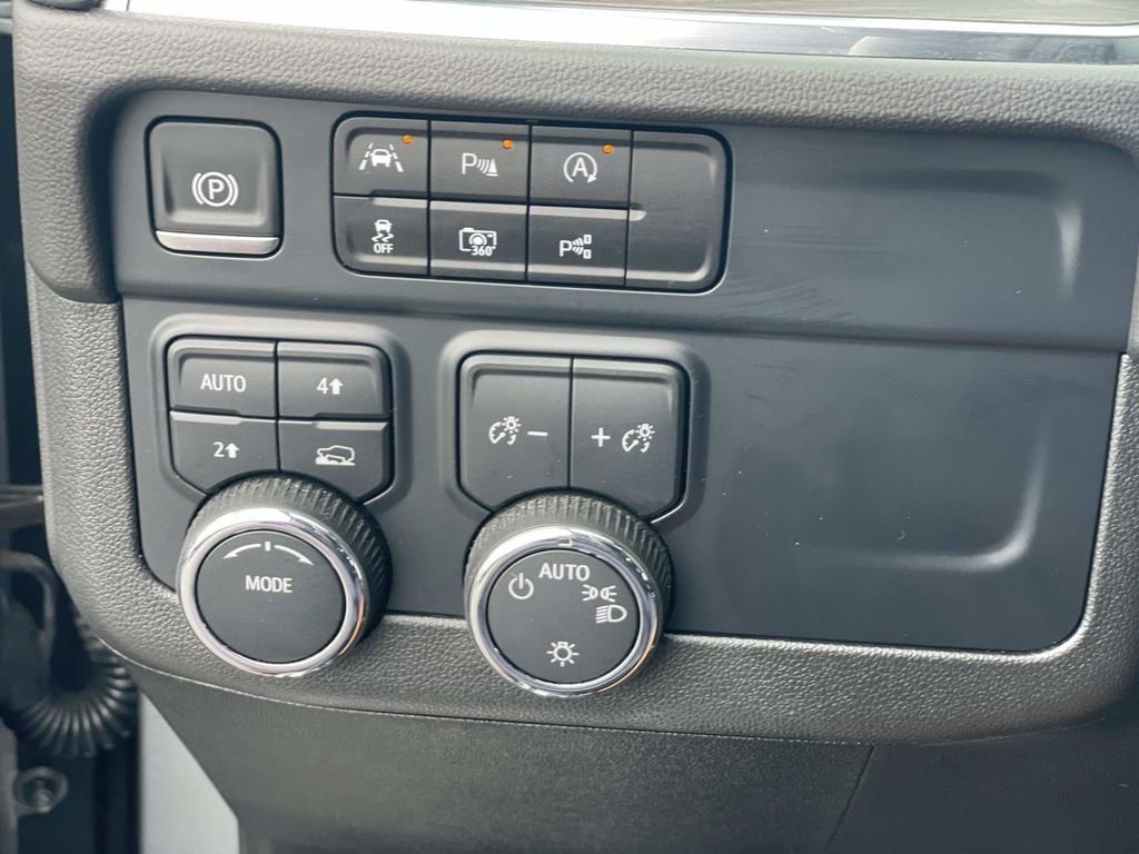 2025 Chevrolet Tahoe LT - Photo 19