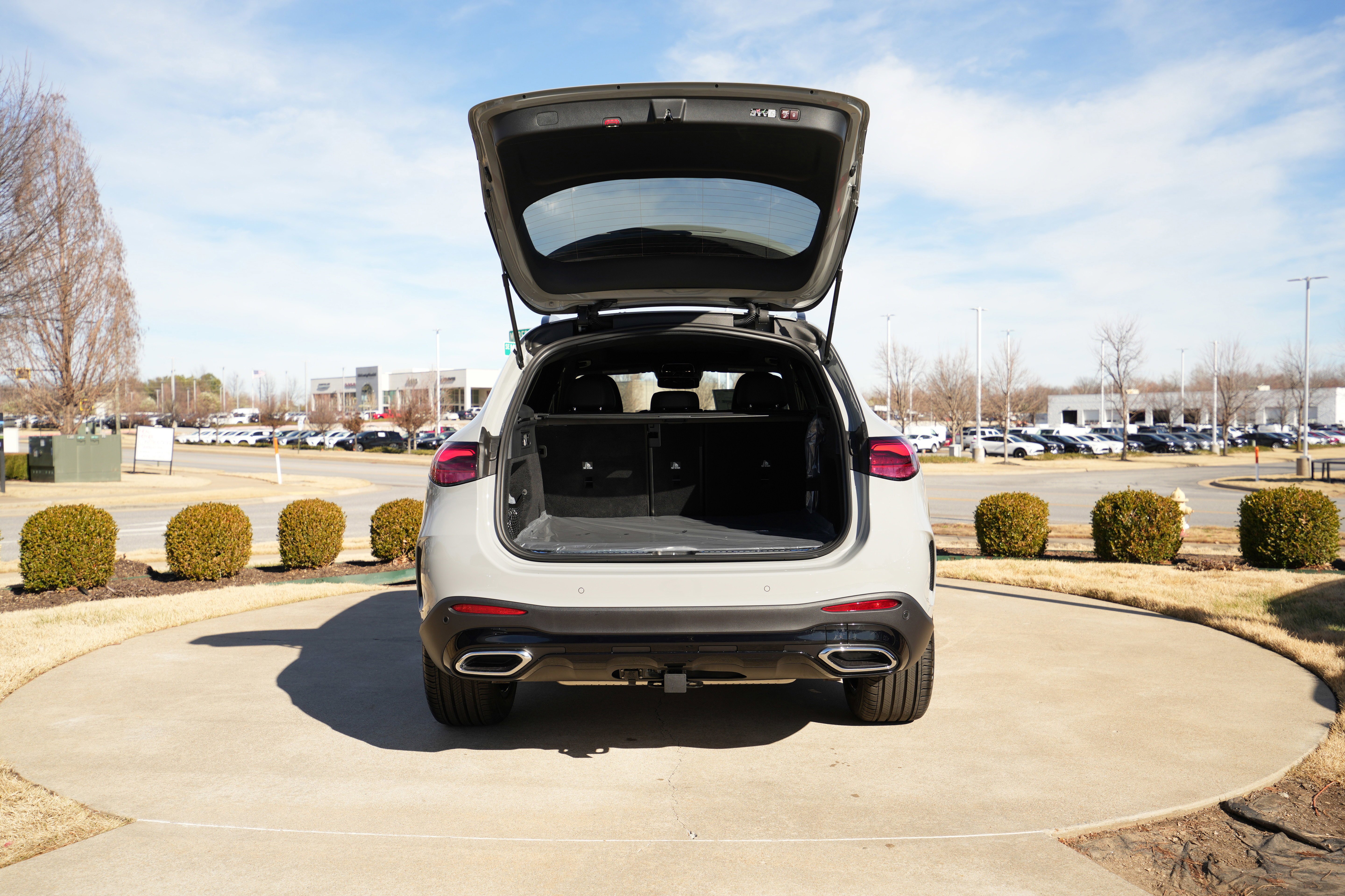 Certified Used 2026 MANUFAKTUR Alpine Gray Mercedes-Benz GLC 300 image 17