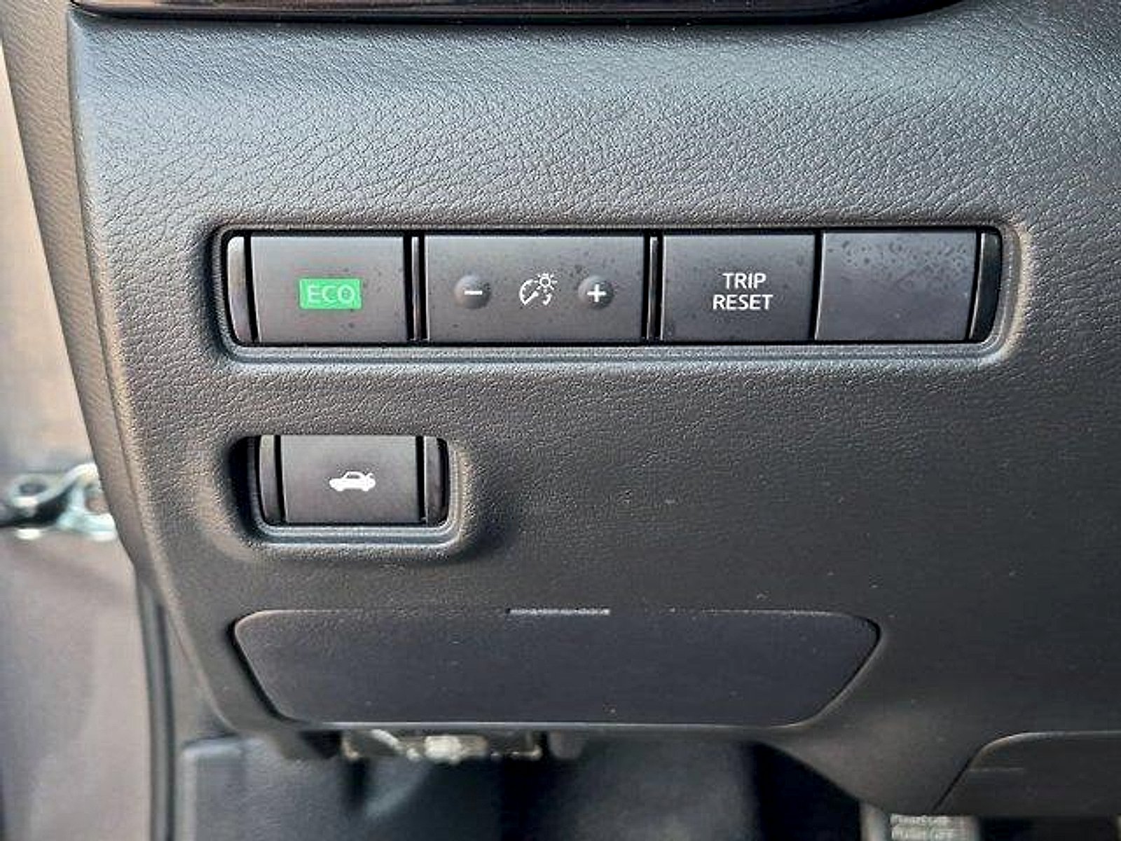 Used 2024 Gun Metallic Nissan SV Xtronic CVT image 17