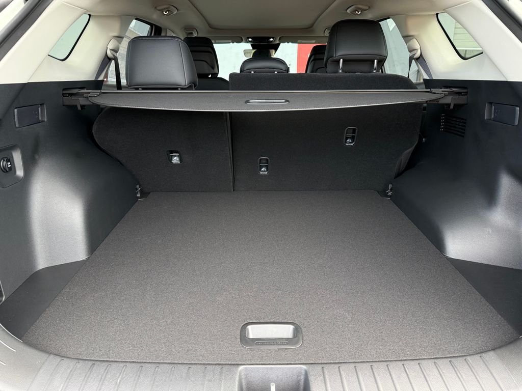 New 2026 Snow White Pearl Kia EX image 11