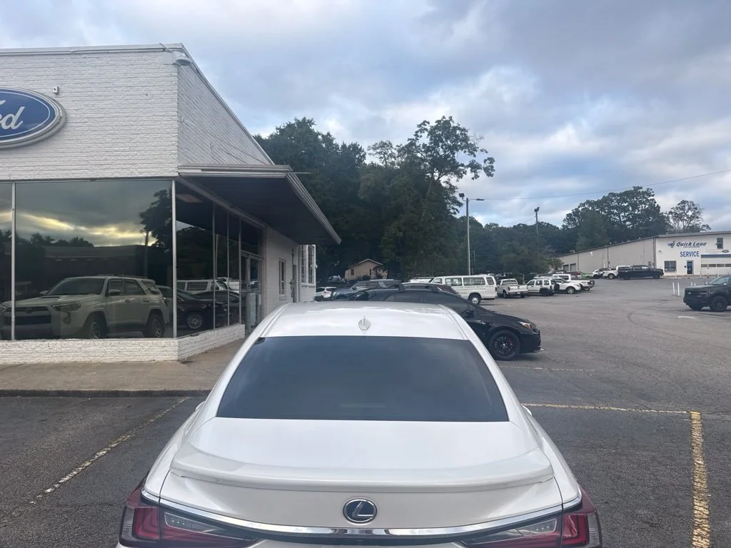 Used 2022 White Lexus 300h image 4