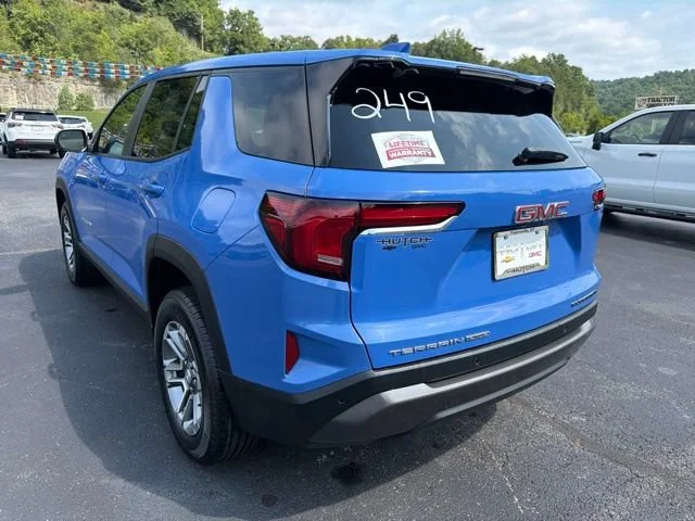 Used 2026 Rapids Metallic GMC Elevation image 5