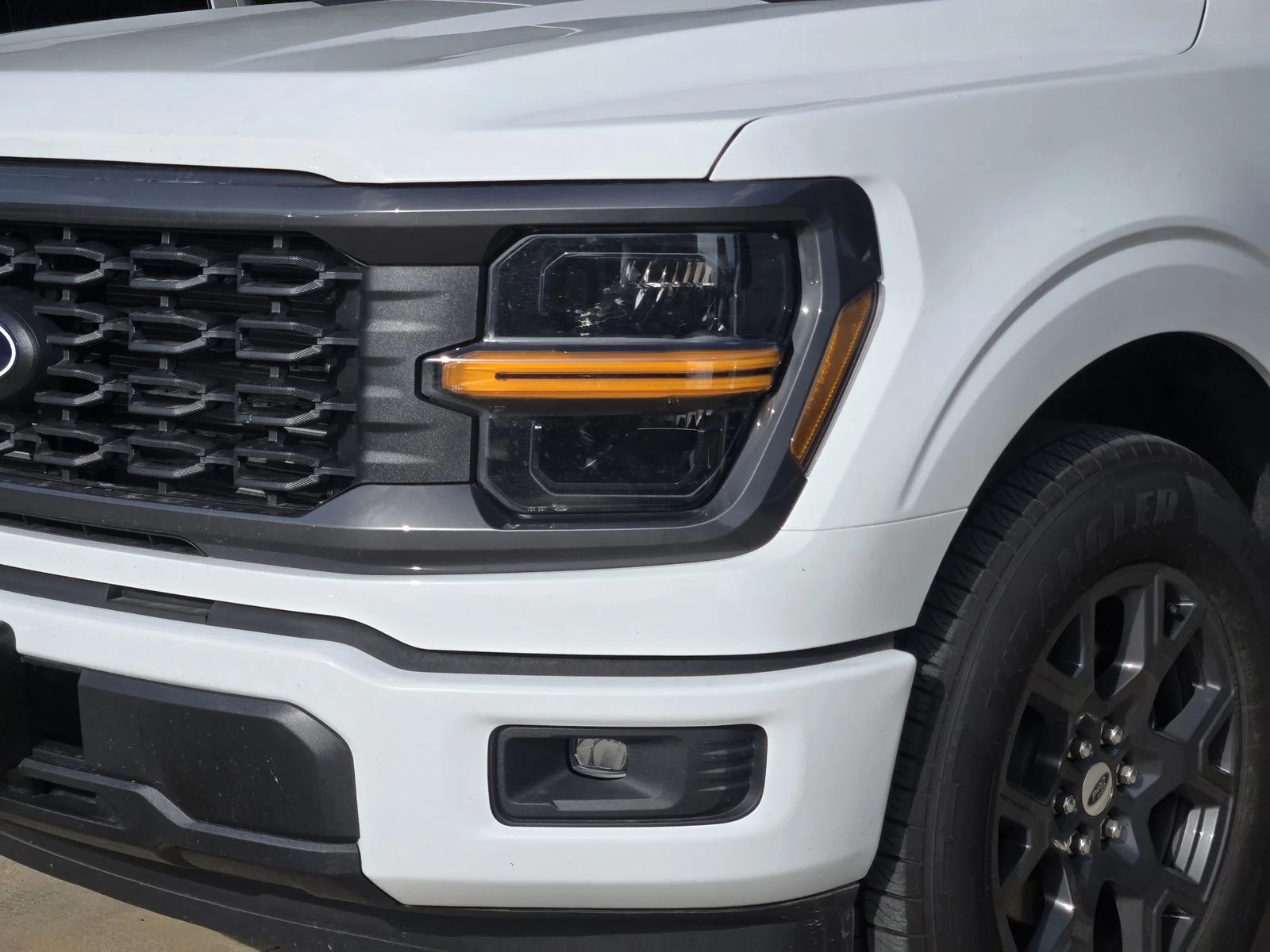 New 2026 Oxford White Ford STX® image 5