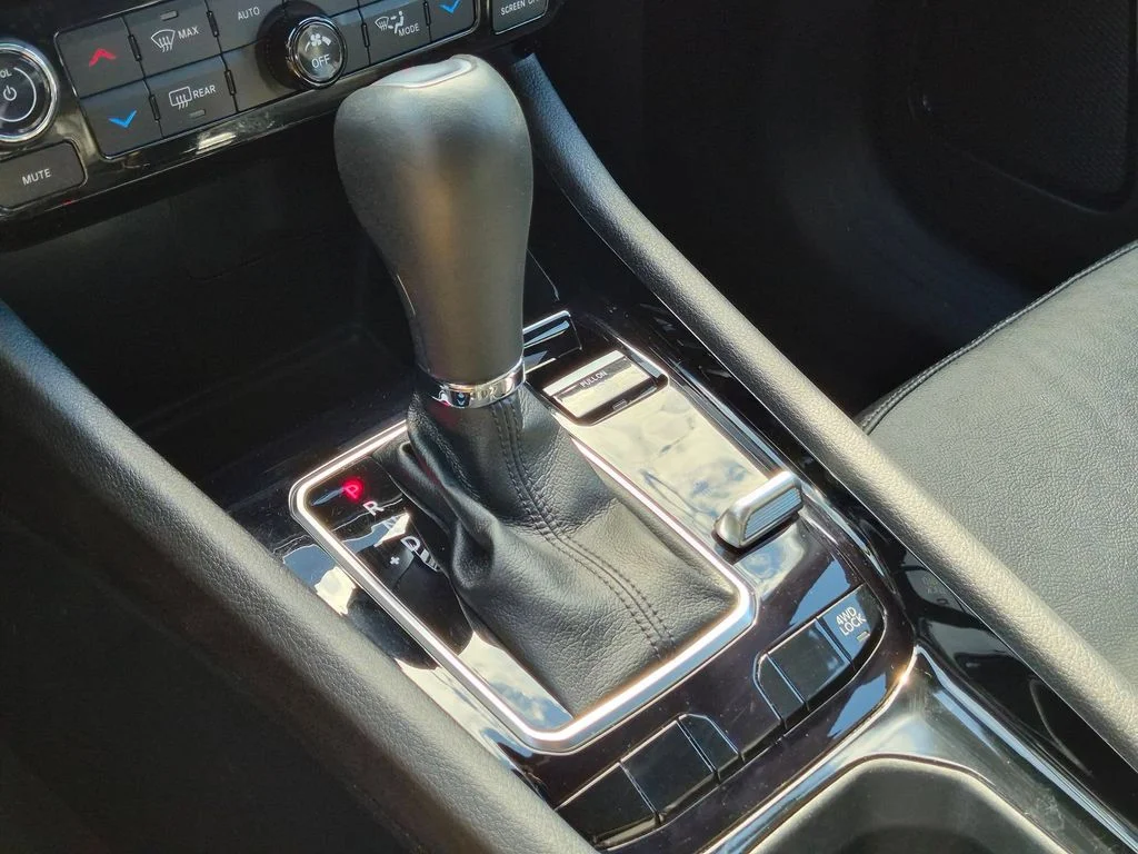 Used 2023 Gray Jeep Limited image 16