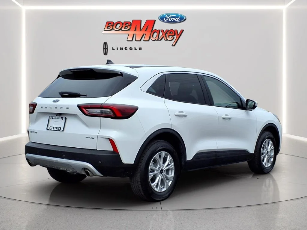 Used 2023 White Ford Active image 4