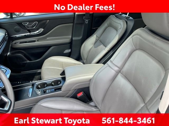 Used 2023 Silver Lincoln Reserve image 28