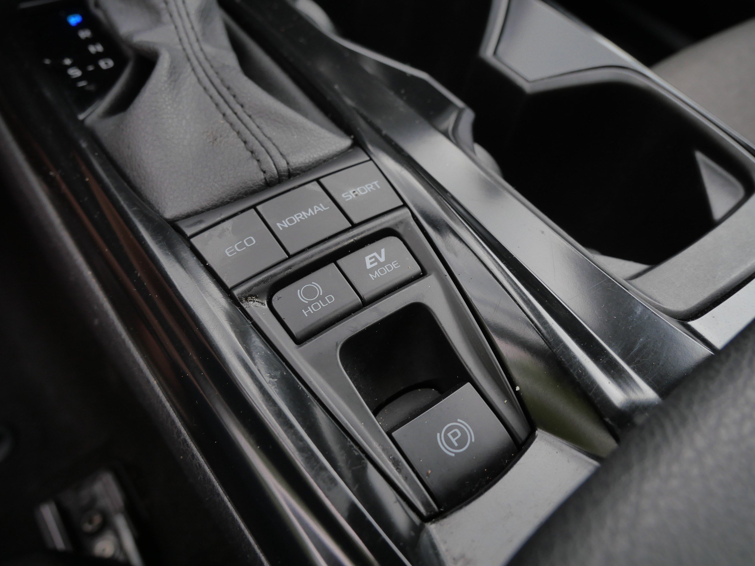 Certified Used 2025 Underground Toyota LE image 31