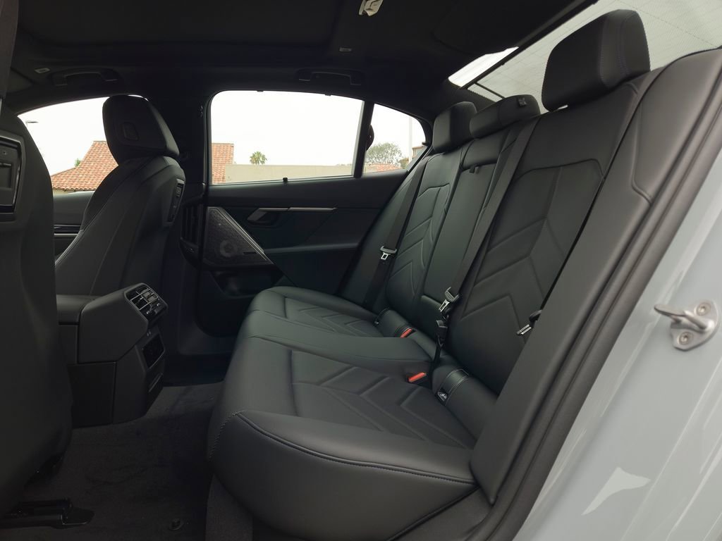 New 2027 Brooklyn Grey Metallic BMW 550e xDrive image 9