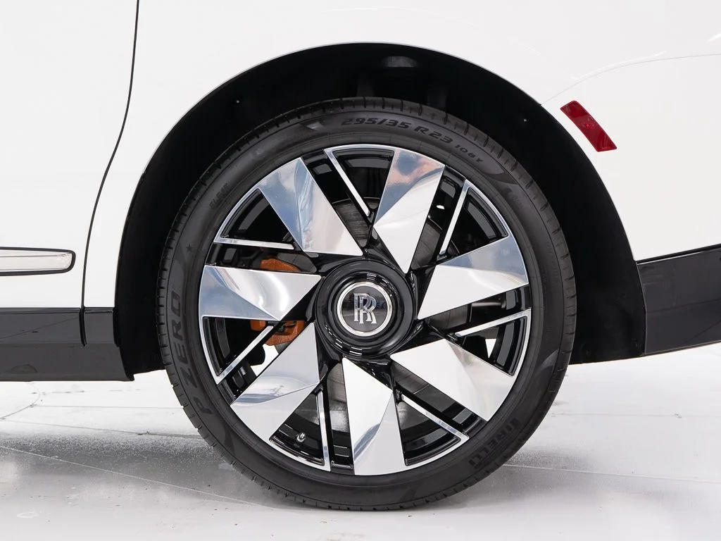 New 2026 English White Rolls-Royce  image 48