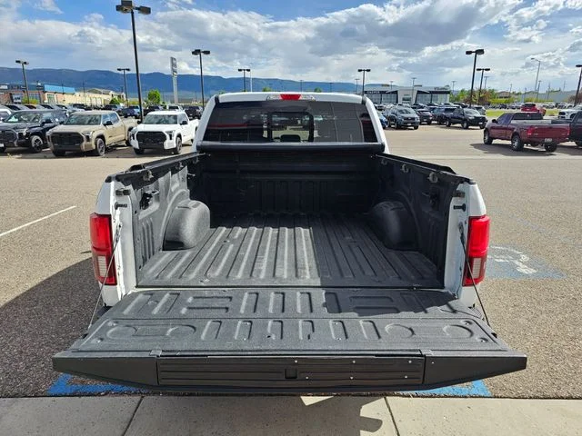 Used 2019  Ford Lariat image 7