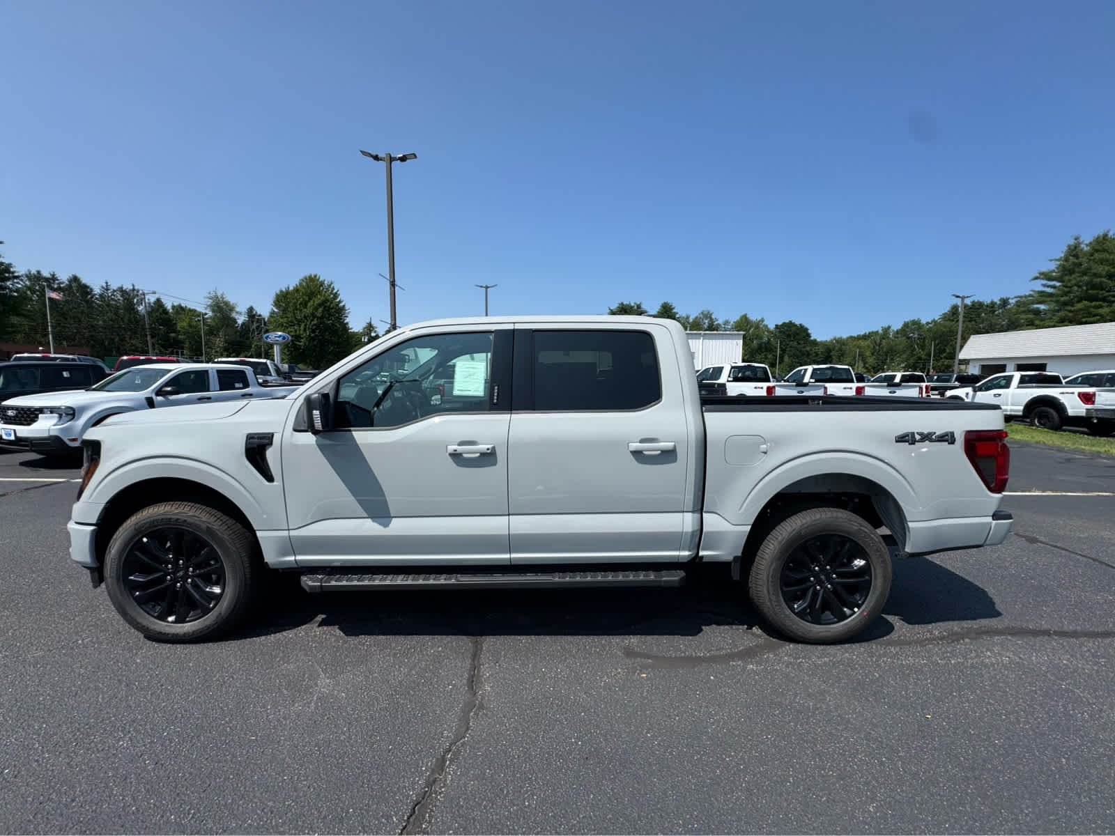 New 2026 Avalanche Ford XLT image 2