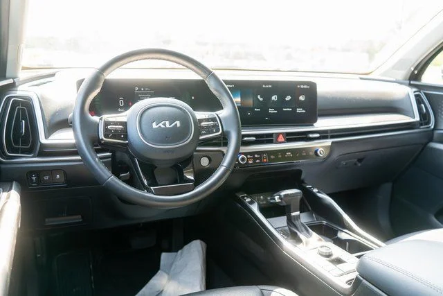 Used 2025 Black Kia EX image 14