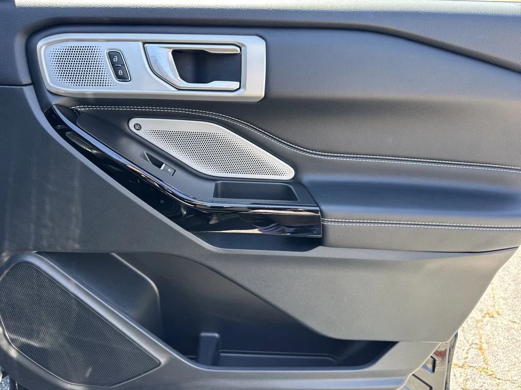 2023 Ford Explorer ST - Photo 14