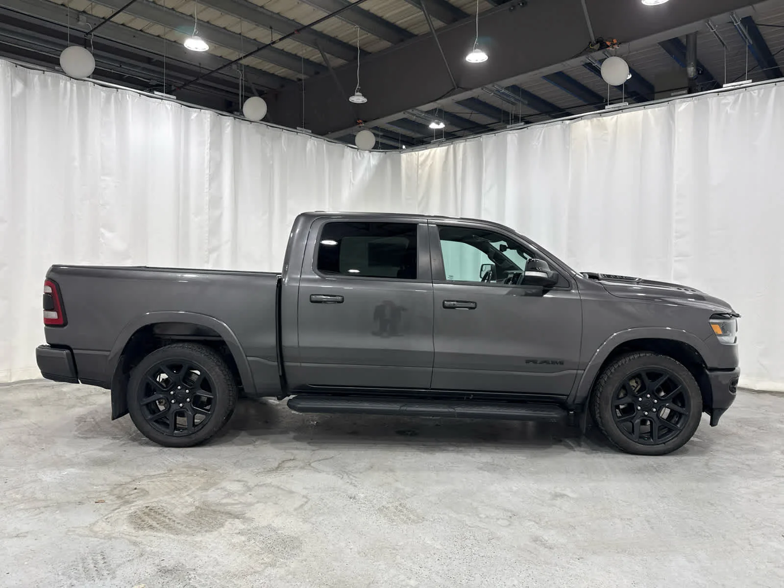 Used 2021 Gray/gray Ram Laramie image 6