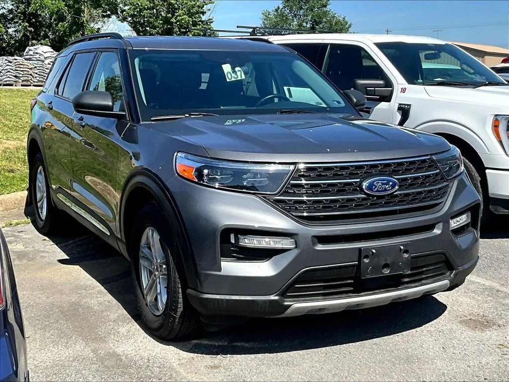 New 2023 Gray Ford XLT image 1