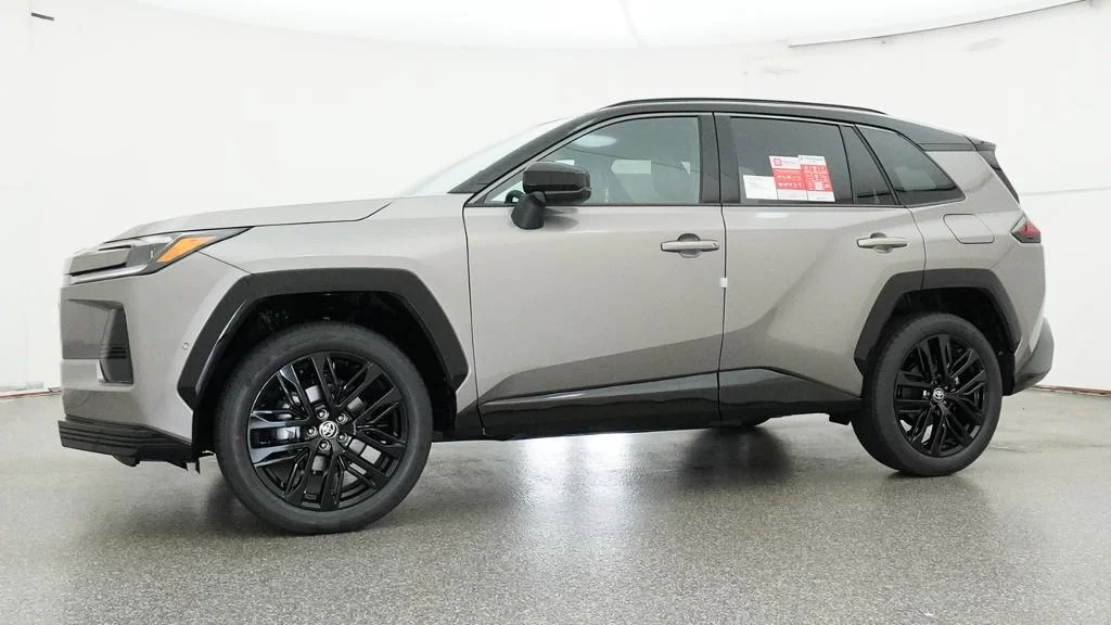 New 2026 Meteor Shower with Midnight Black Metallic roof Toyota XSE image 4