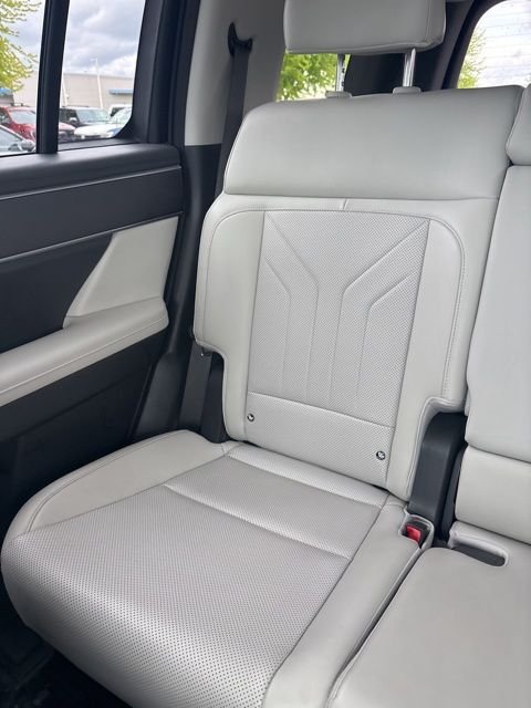 Used 2024 Silver Hyundai SEL image 24