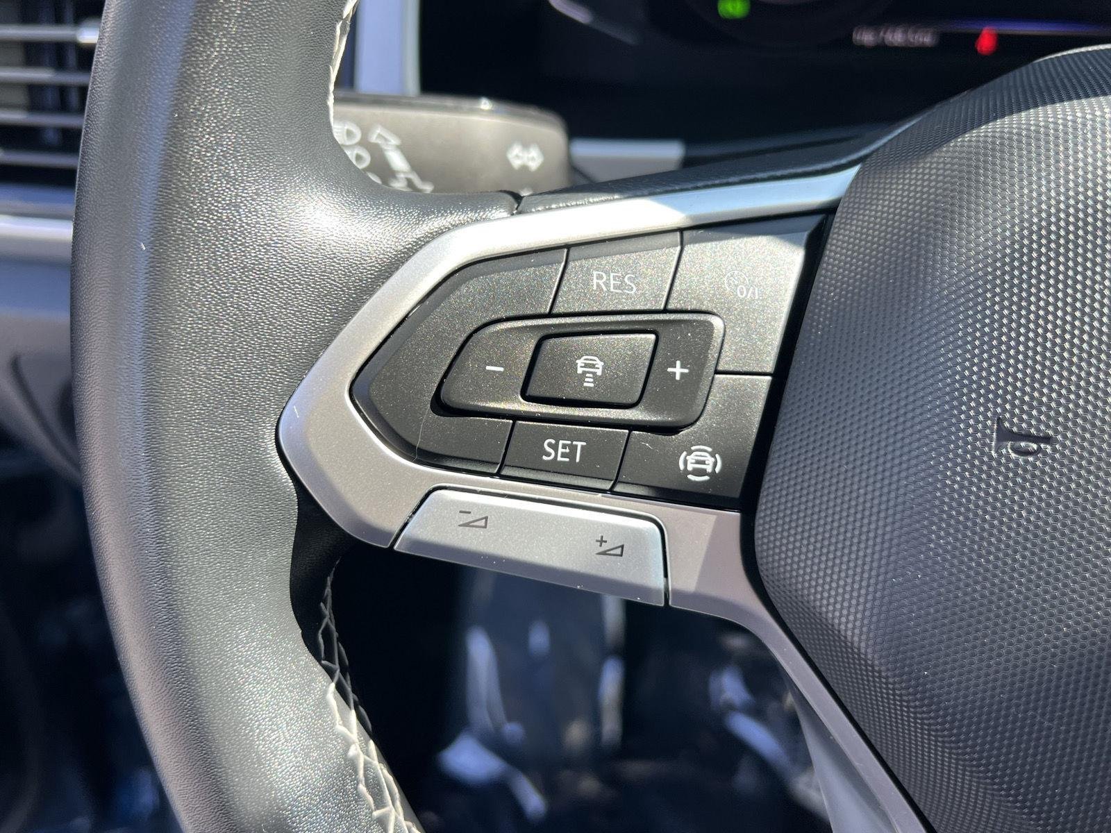 2023 Volkswagen Atlas SE w/Tech - Photo 34