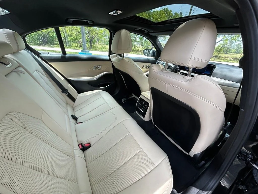 Used 2025 Black BMW 330i image 33