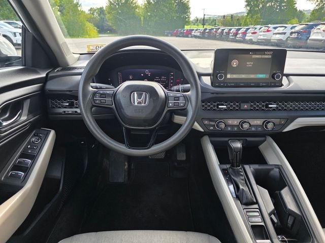 Used 2024 Platinum White Pearl Honda EX image 20