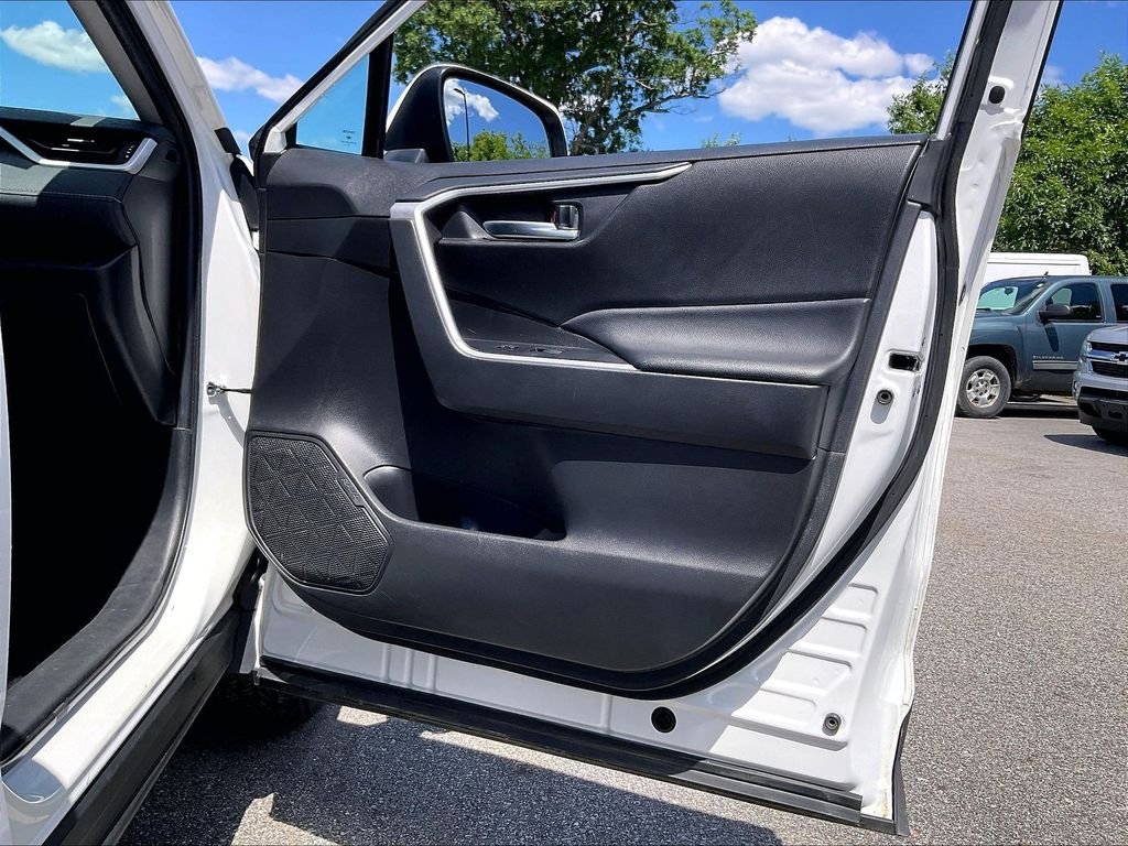 Used 2024 Ice Toyota XLE image 11