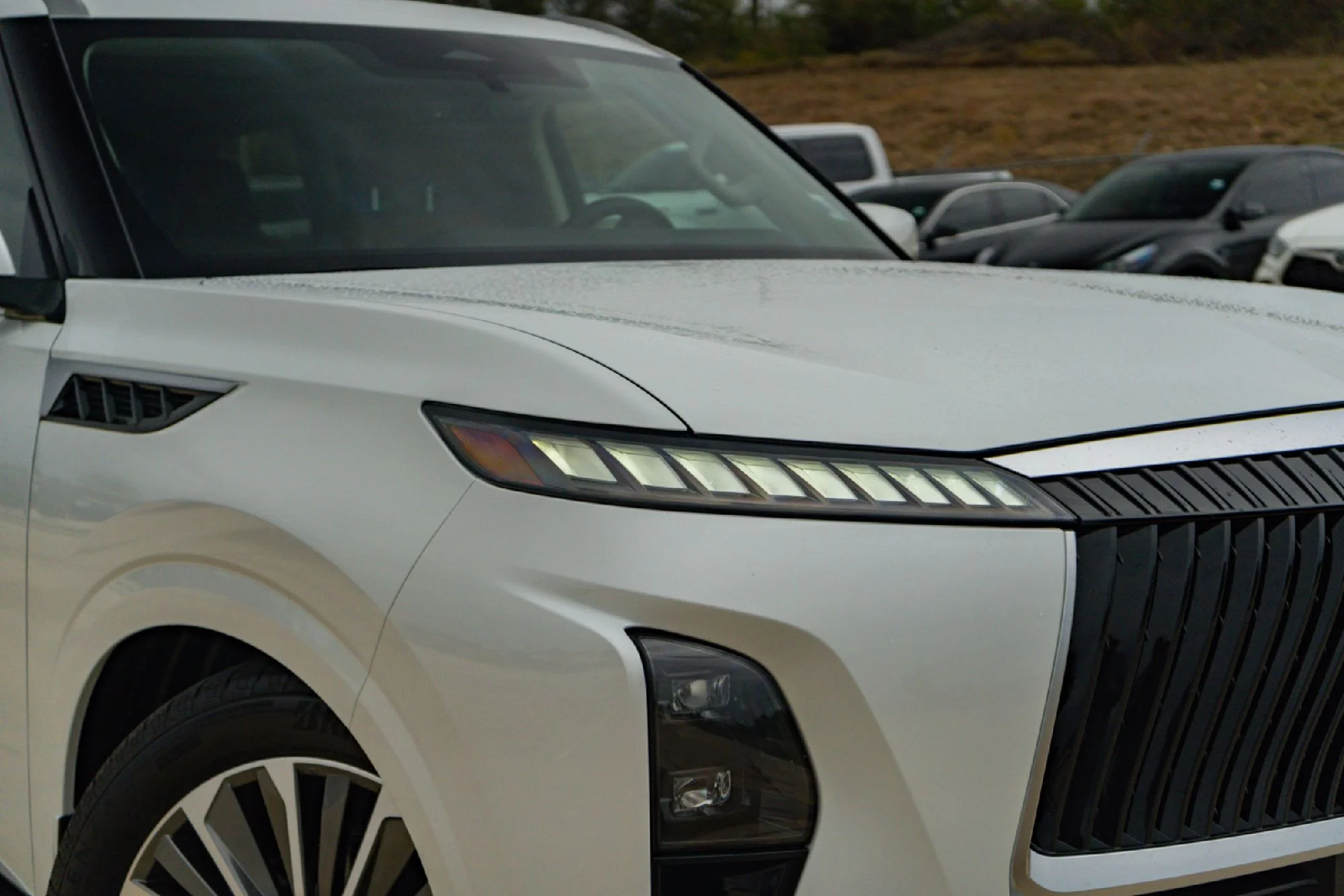 Certified Used 2027 White INFINITI LUXE image 3