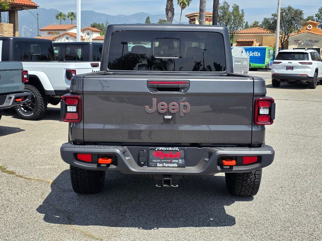 New 2026 Granite Crystal Metallic Clear-Coat Exterior Paint Jeep Mojave image 5
