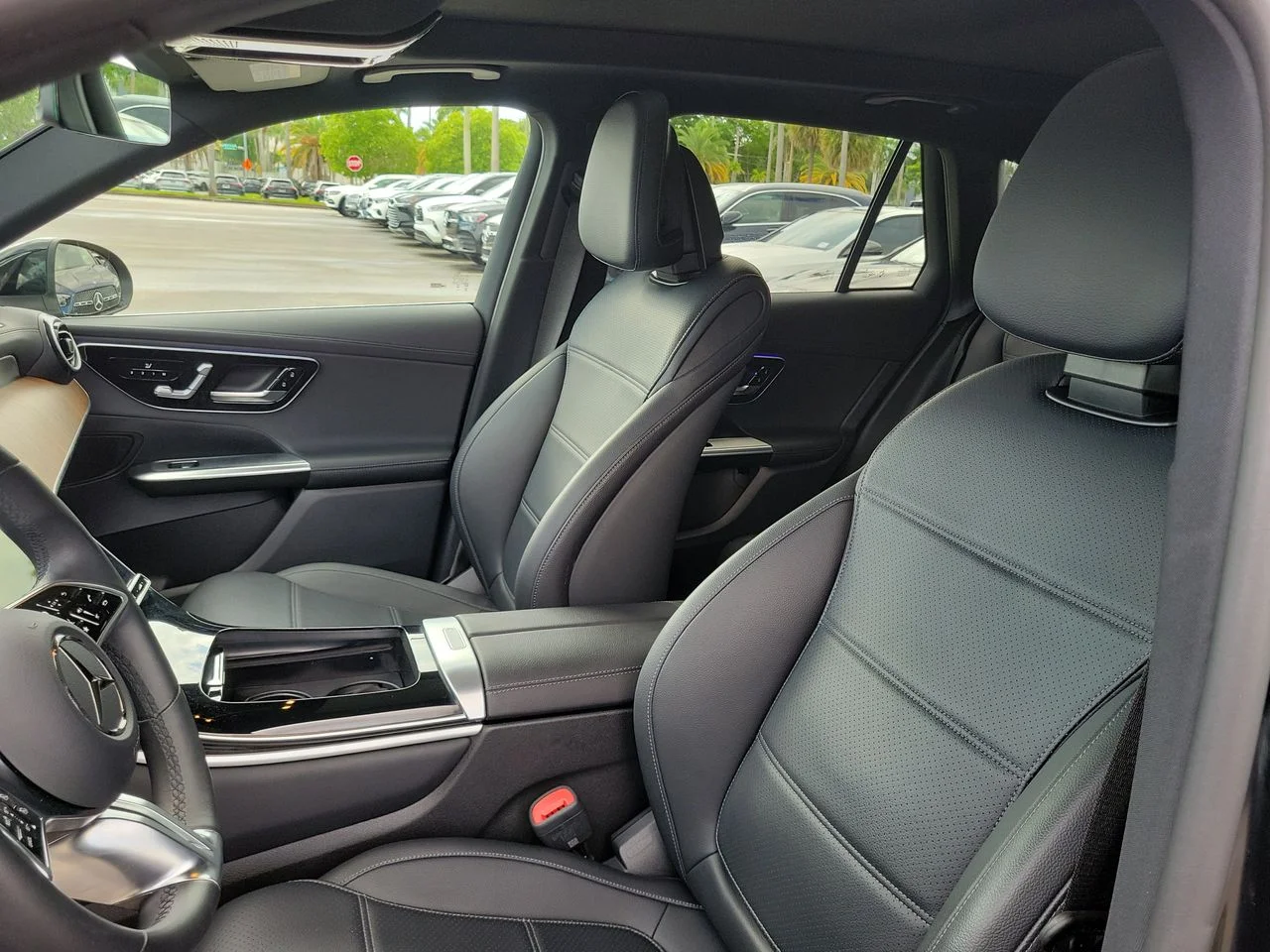 Certified Used 2025 Black Mercedes-Benz GLC 300 image 20