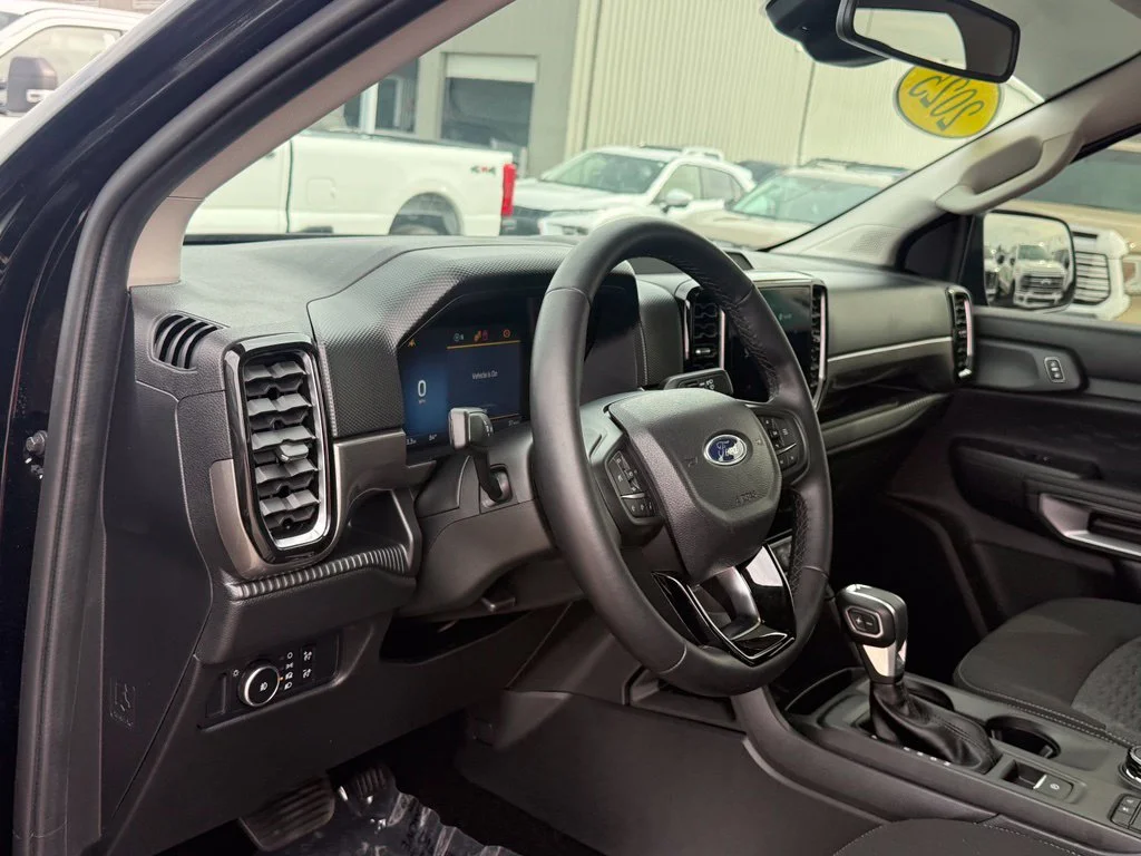 Used 2025 Black Ford XLT image 4
