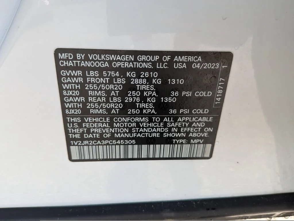 Used 2023 White Volkswagen 3.6L V6 SE w/Technology image 36