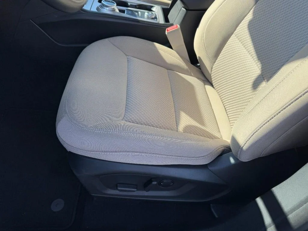 Used 2023 Green Ford XLT image 15