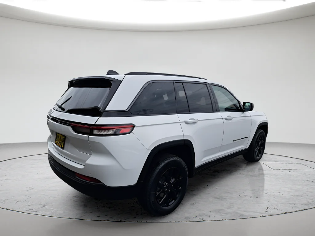 New 2026 White Jeep Altitude image 5