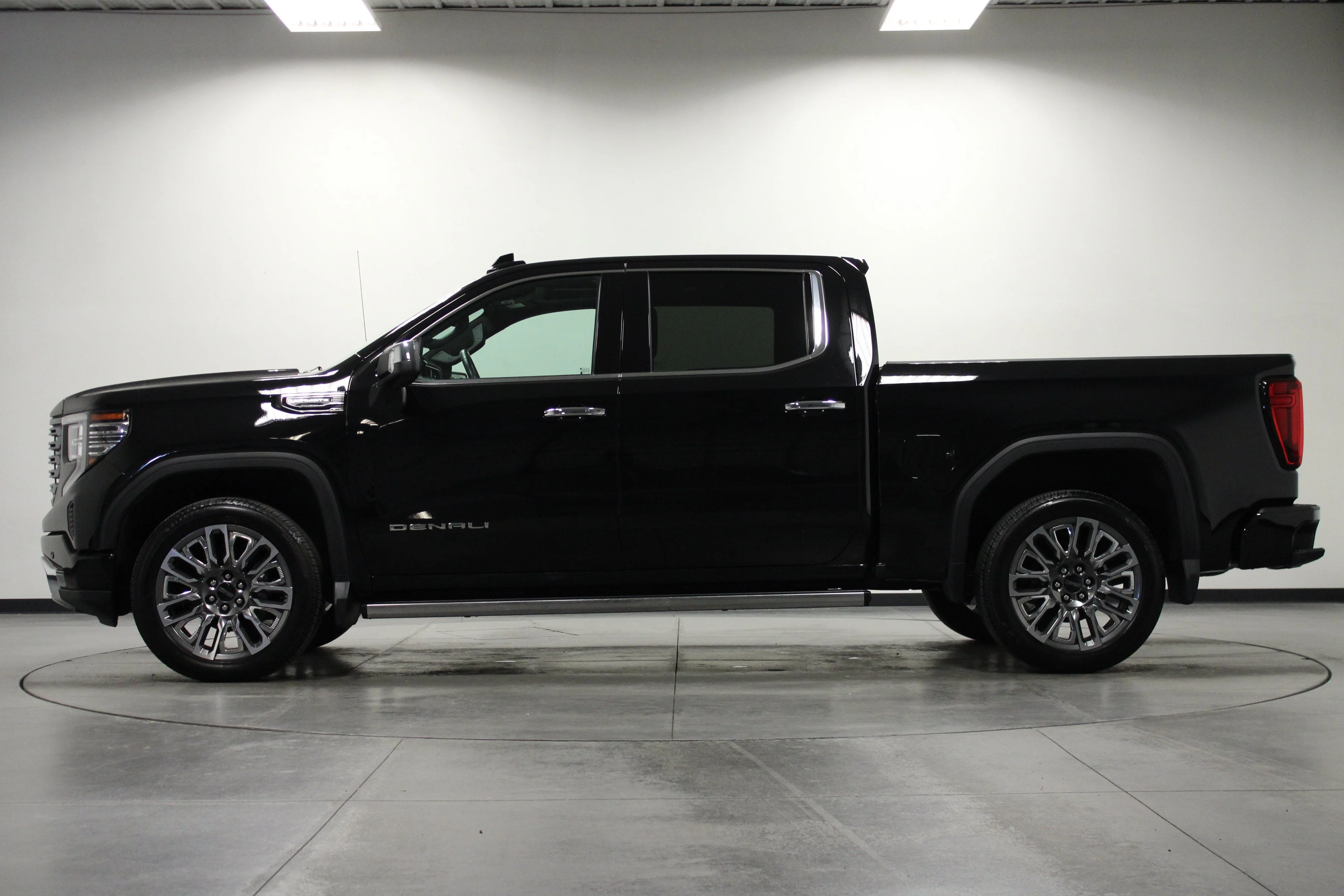 Used 2026 Onyx Black GMC Denali Ultimate image 7