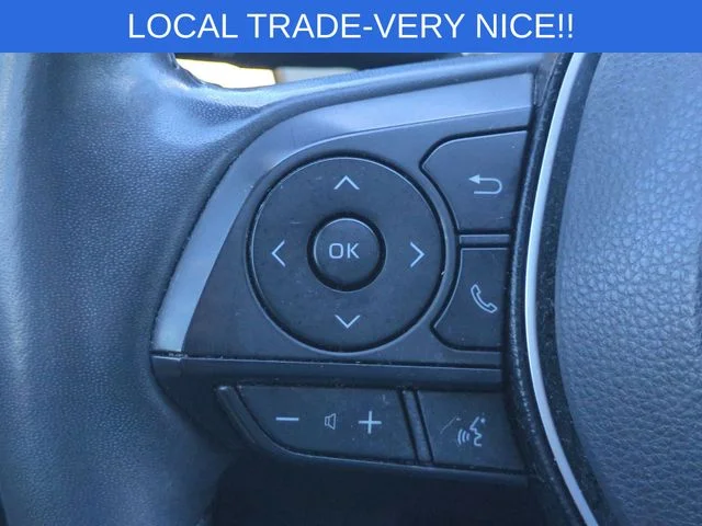 Used 2019 White Toyota XLE Premium image 20