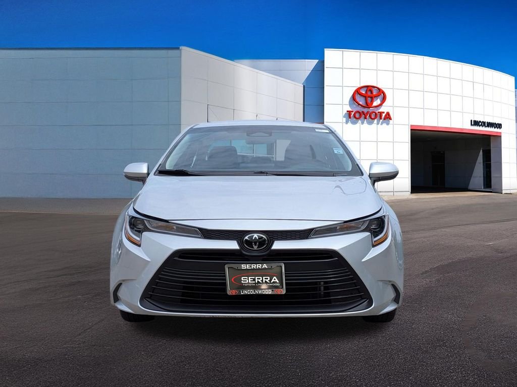 Used 2025 Silver Toyota LE image 4