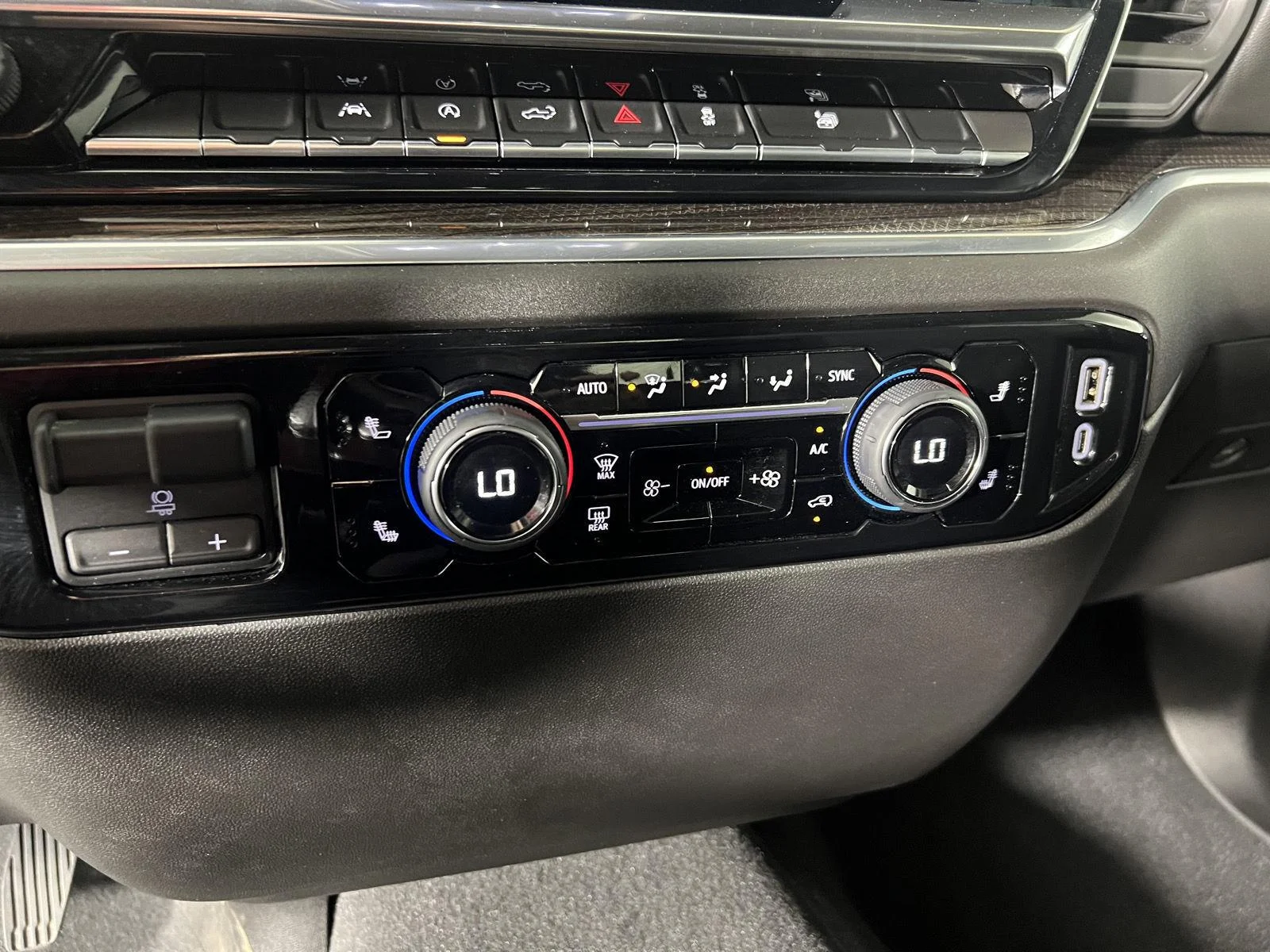 Used 2025 Black Chevrolet LT (2FL) image 11