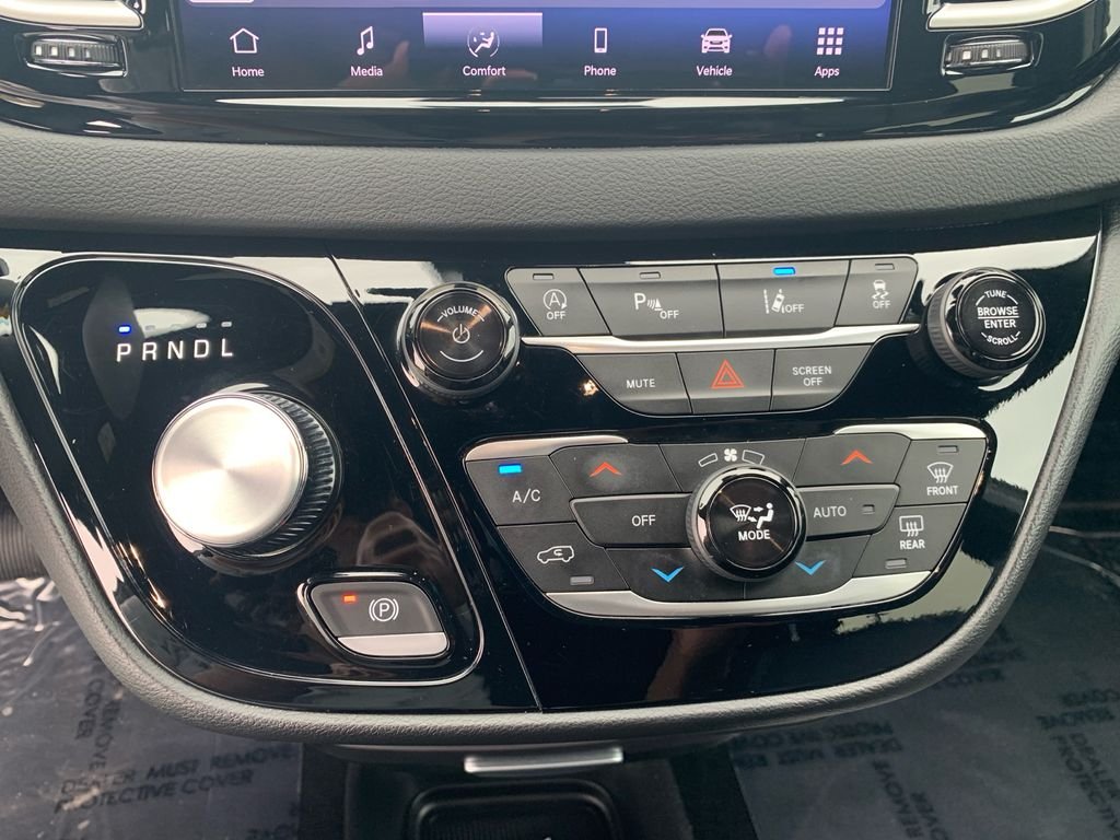 Used 2025 Black Chrysler Select image 20
