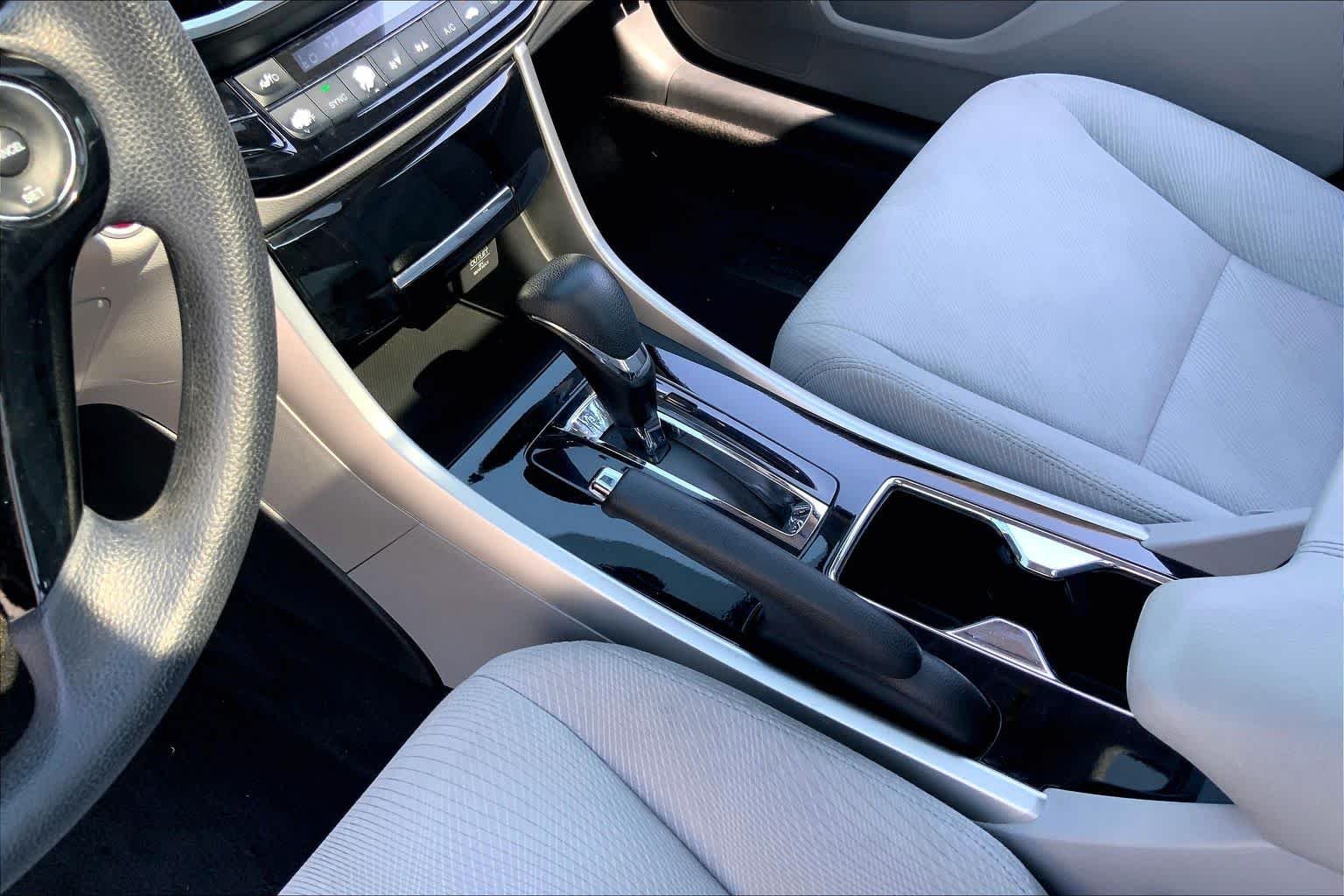 Used 2016 Lunar Silver Metallic Honda EX image 16