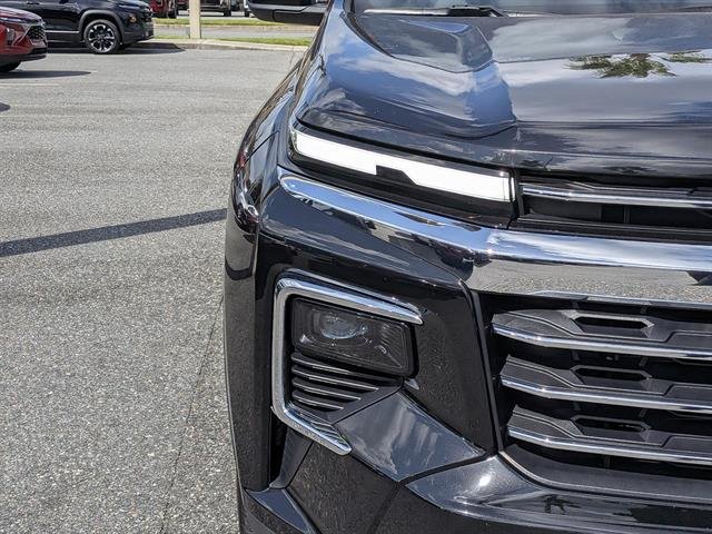 Certified Used 2025 Mosaic Black Metallic Chevrolet LT image 9
