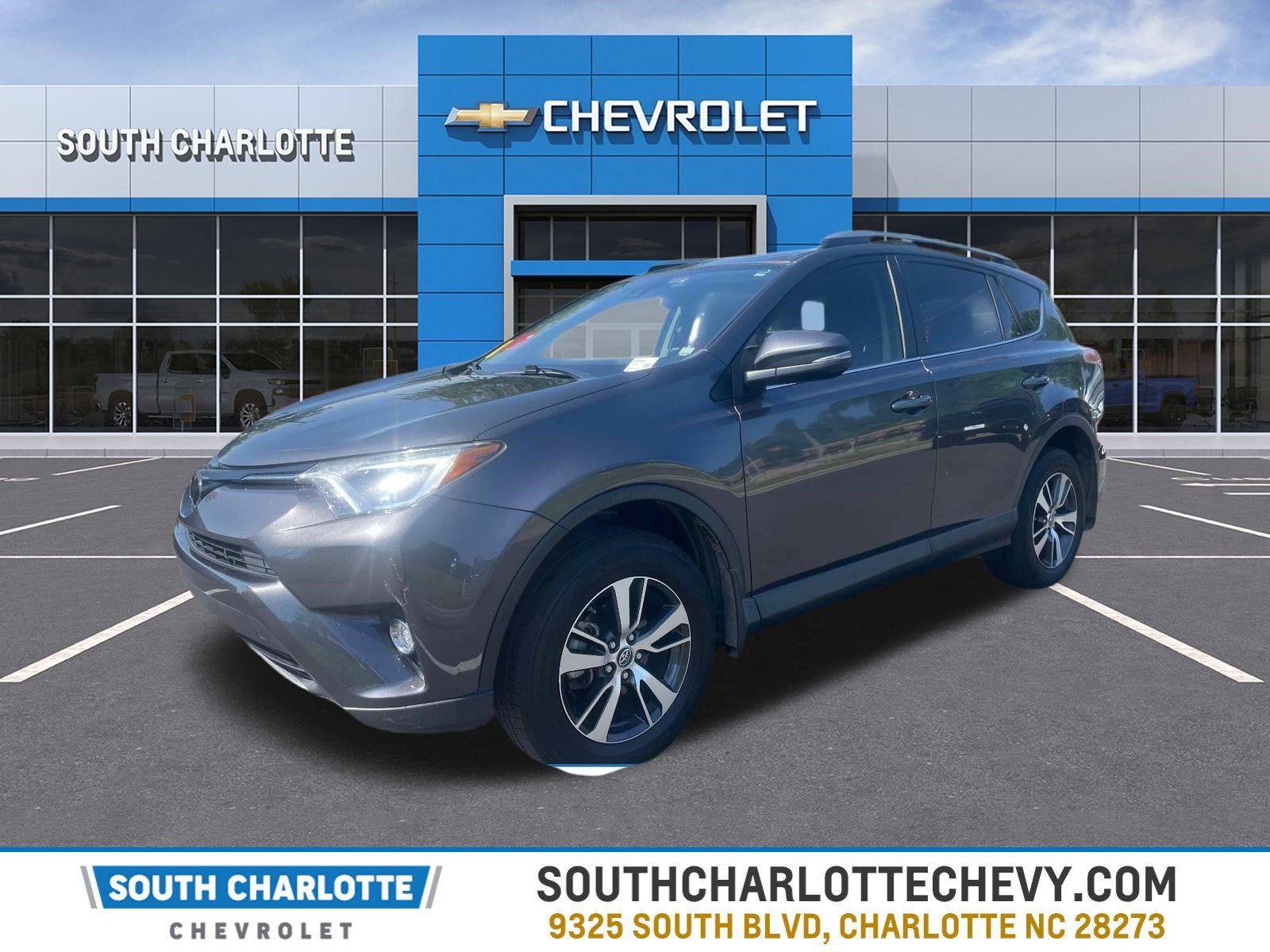 Used 2017 Gray Toyota XLE image 1
