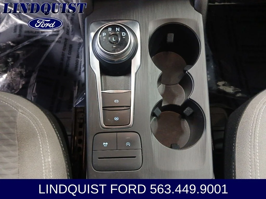 Used 2022 Oxford White Ford SE image 16